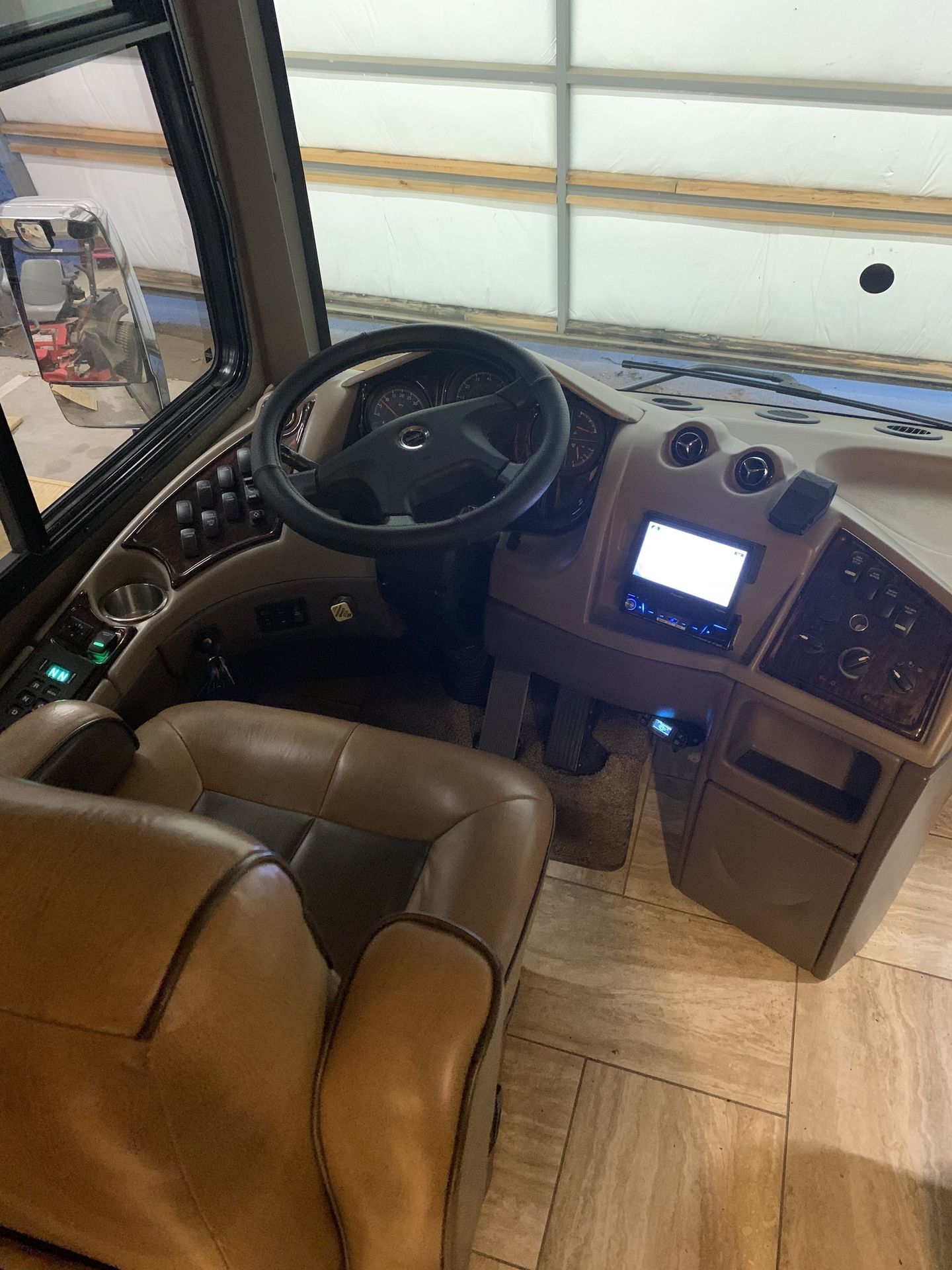 Photo 5 - 2016 Thor Motor Coach Class A Motorhome rental photo 7