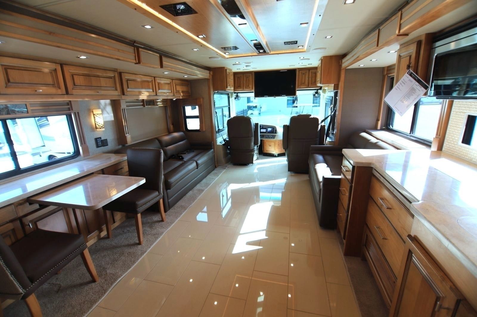 Photo 18 - 2019 Tiffin Class A Motorhome rental photo 20