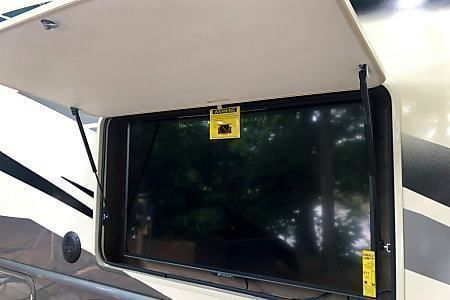 Photo 14 - 2021 Fleetwood Rv Class A Motorhome rental photo 16