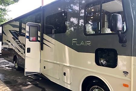 Photo 23 - 2021 Fleetwood Rv Class A Motorhome rental photo 25