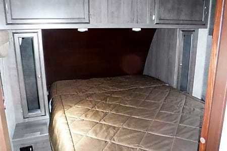 Photo 16 - 2017 Winnebago Travel Trailer rental photo 18