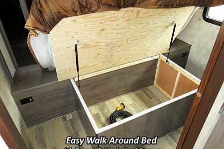 Photo 18 - 2017 Winnebago Travel Trailer rental photo 20
