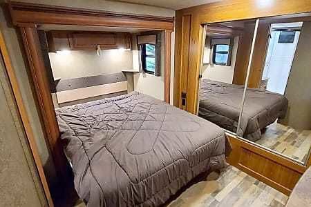 Photo 3 - 2017 Starcraft Travel Trailer rental photo 5