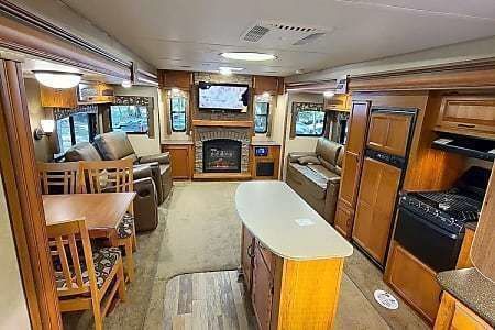 Photo 5 - 2017 Starcraft Travel Trailer rental photo 7