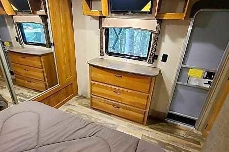 Photo 13 - 2017 Starcraft Travel Trailer rental photo 15