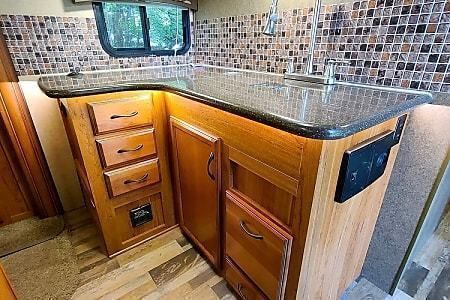 Photo 33 - 2017 Starcraft Travel Trailer rental photo 35