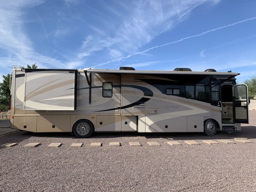 2008 Fleetwood Rv discovery Class A Motorhome for rent in Peoria, AZ