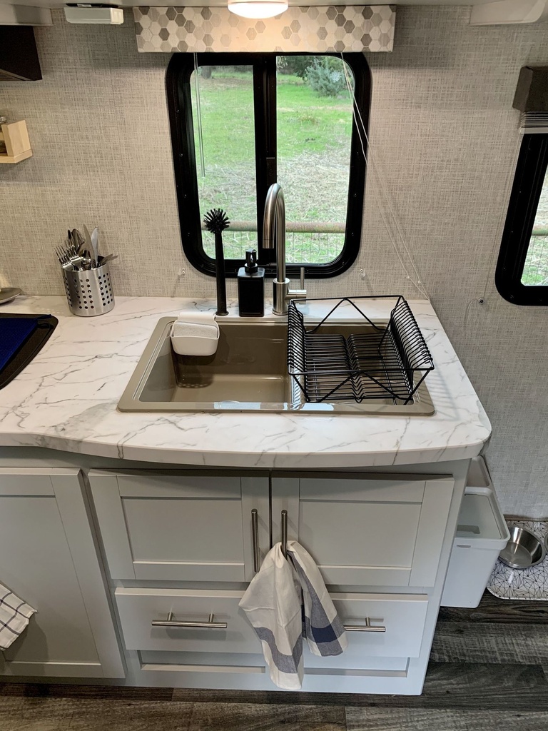 Photo 12 - 2020 Keystone Travel Trailer rental photo 14
