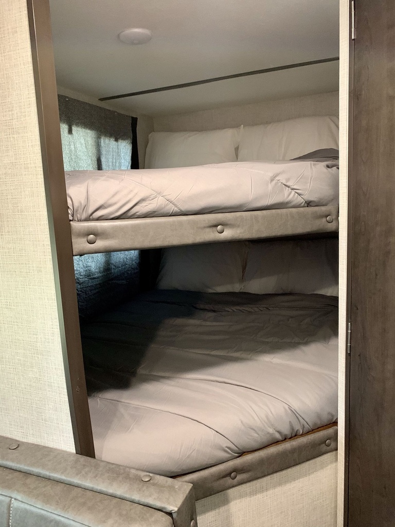 Photo 19 - 2020 Keystone Travel Trailer rental photo 21