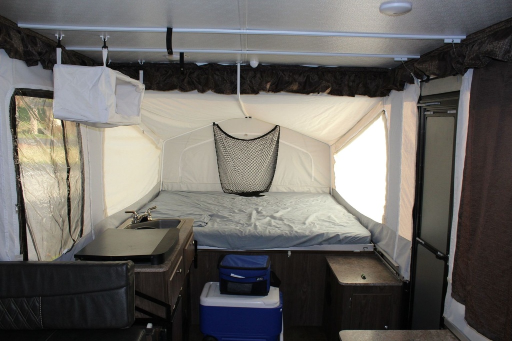 Photo 3 - 2017 Rockwood Pop-up Camper rental photo 5
