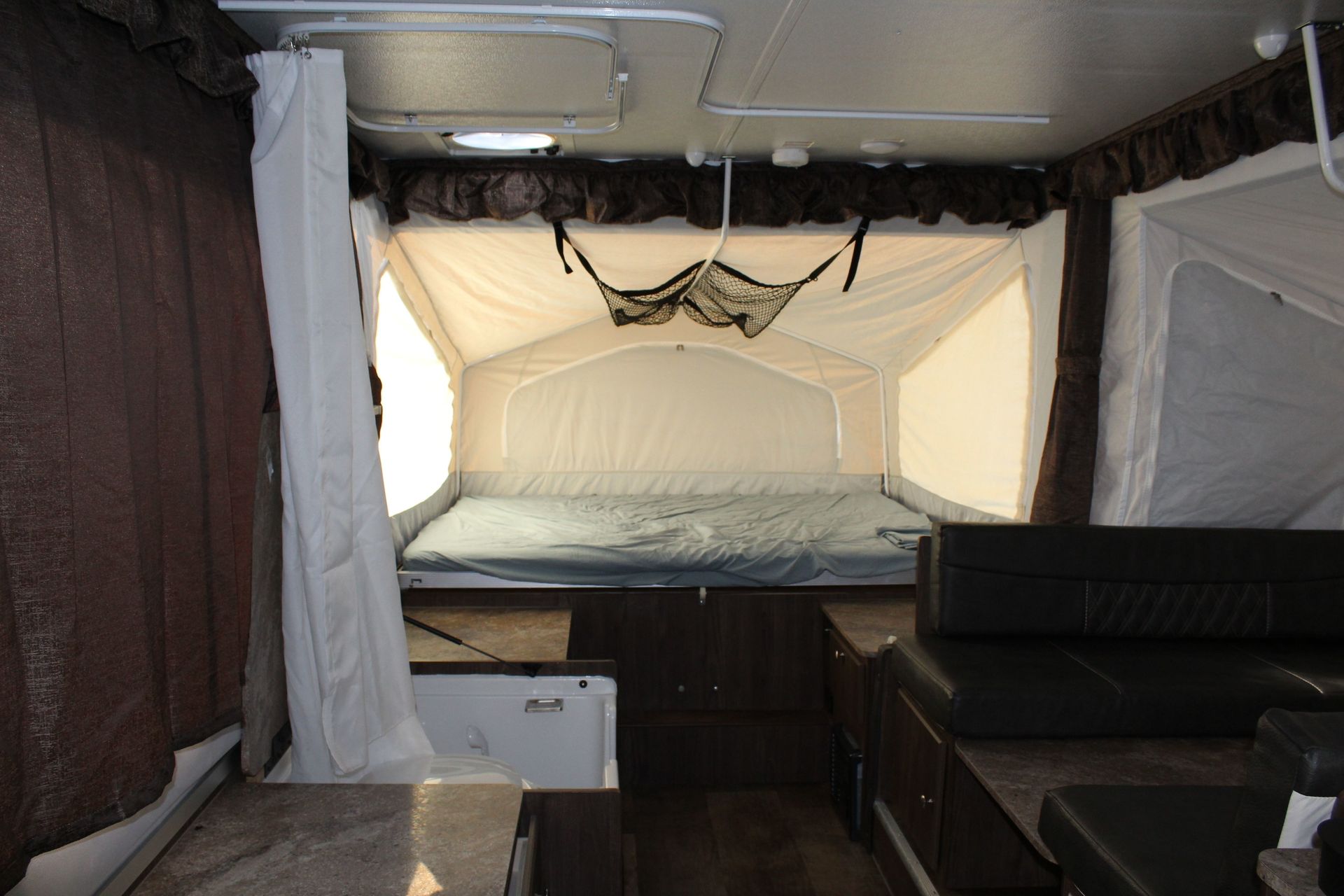 Photo 4 - 2017 Rockwood Pop-up Camper rental photo 6