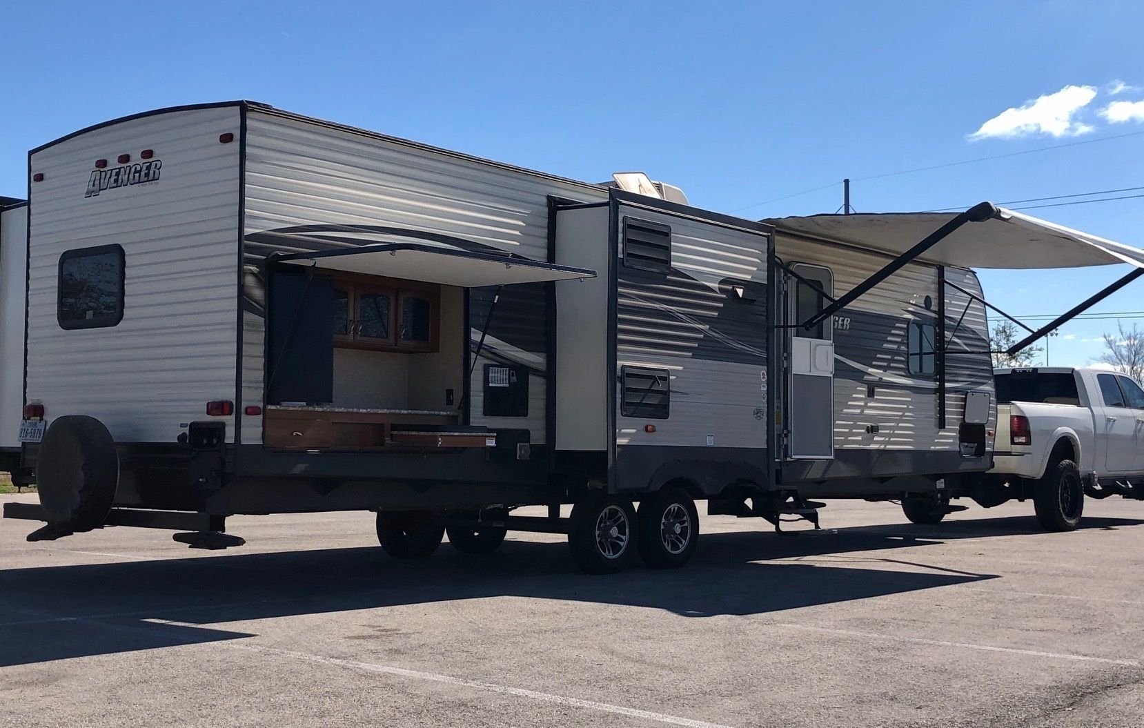 Photo 2 - 2016 Prime Time Travel Trailer rental photo 4