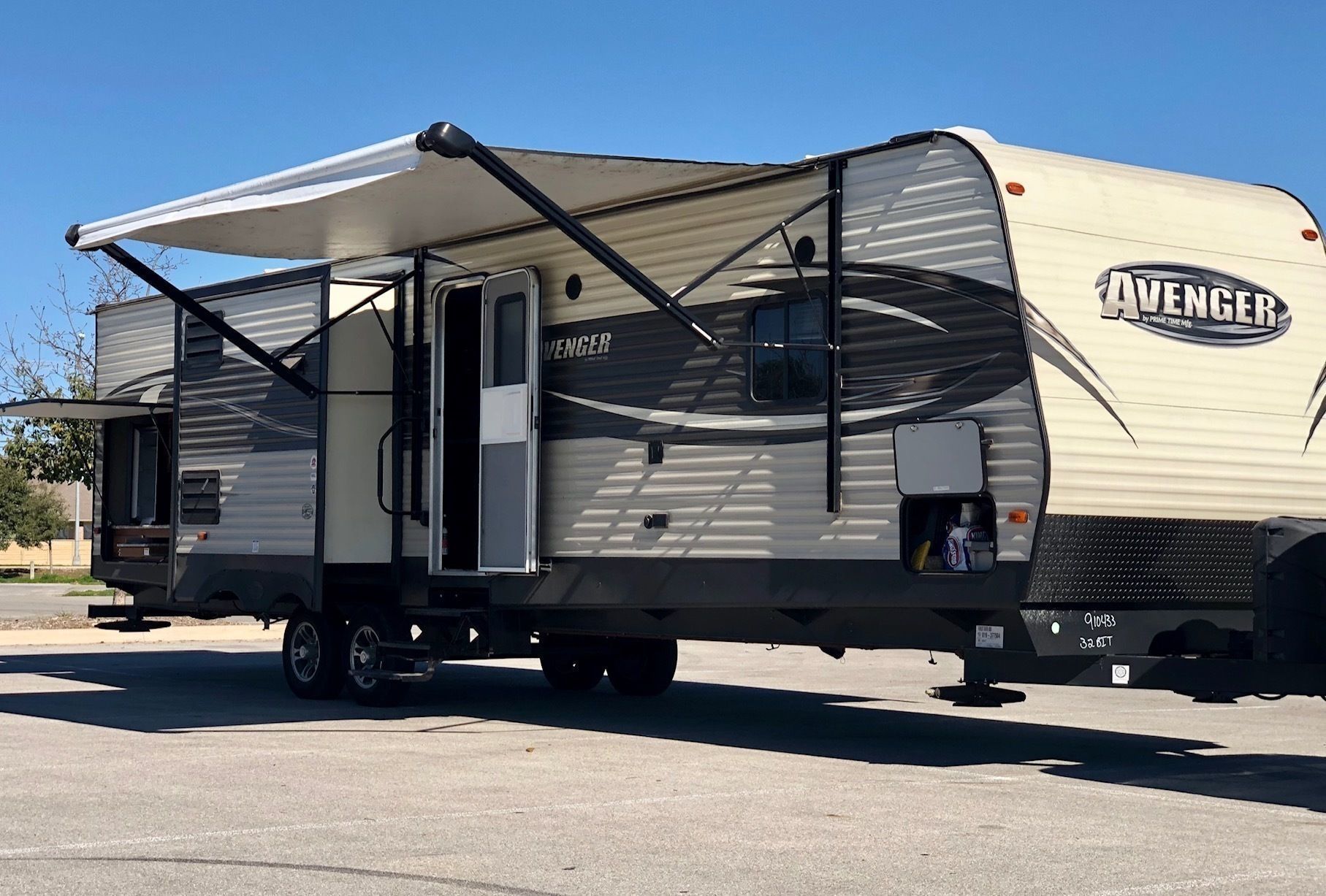 Photo 3 - 2016 Prime Time Travel Trailer rental photo 5