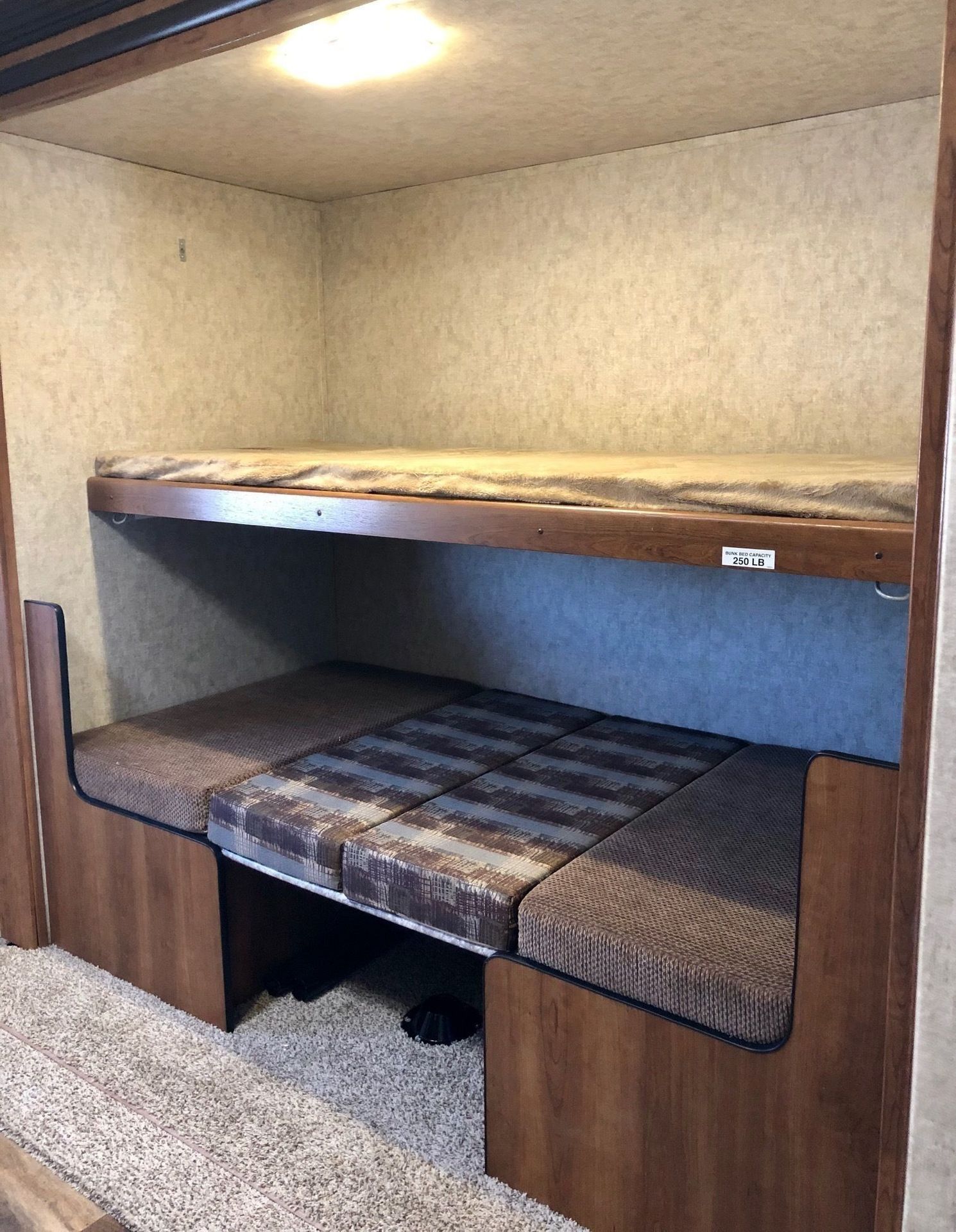 Photo 27 - 2016 Prime Time Travel Trailer rental photo 29