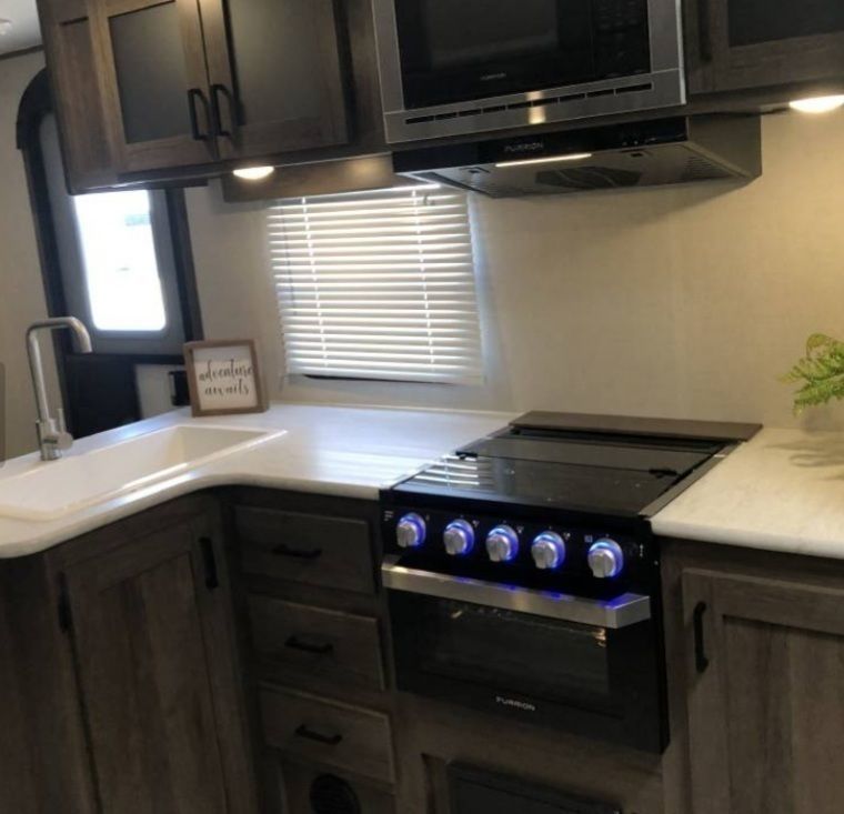 Photo 9 - 2020 Prime Time Travel Trailer rental photo 11