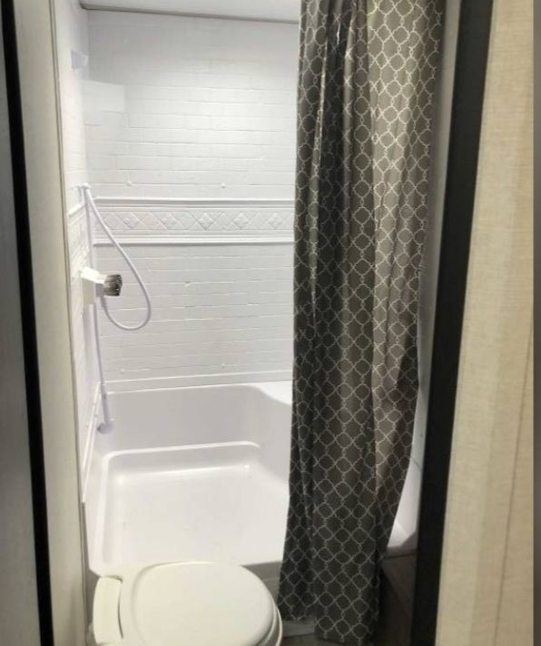 Photo 15 - 2020 Prime Time Travel Trailer rental photo 17