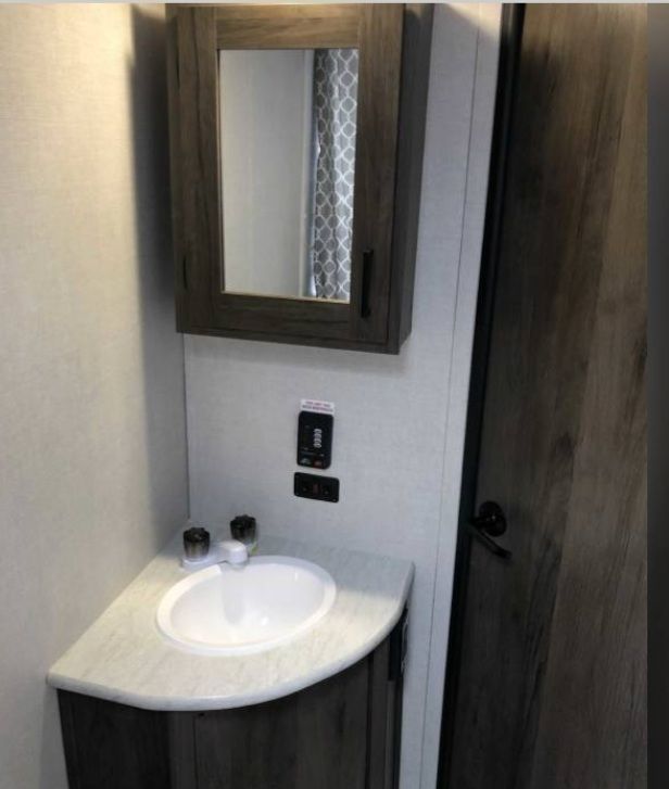 Photo 16 - 2020 Prime Time Travel Trailer rental photo 18