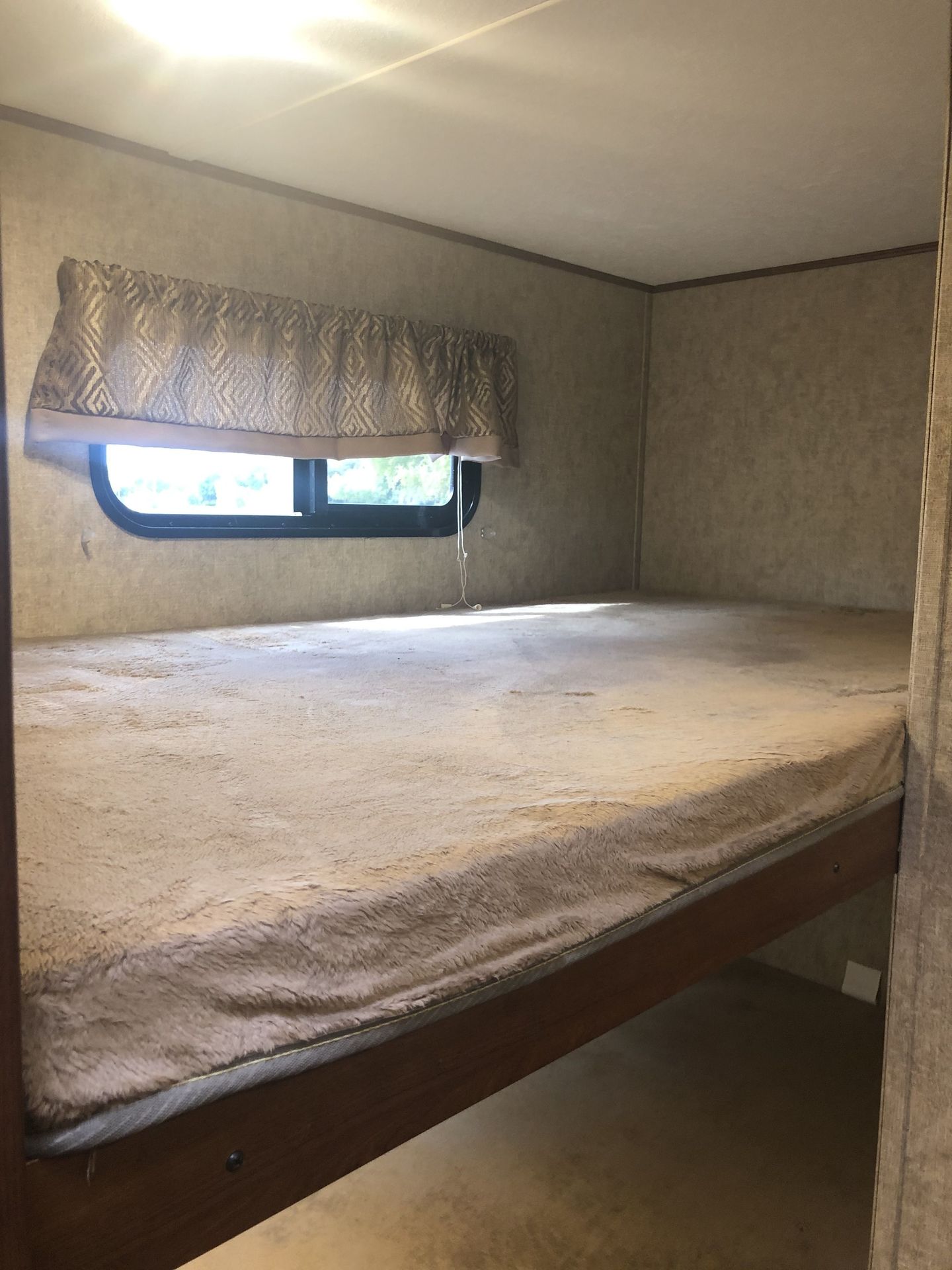 Photo 13 - 2017 Prime Time Travel Trailer rental photo 15
