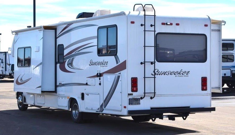 Photo 11 - 2015 Forest River Class C Motorhome rental photo 13