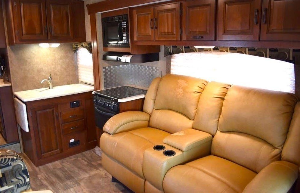 Photo 27 - 2015 Forest River Class C Motorhome rental photo 29
