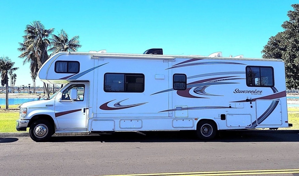 Photo 38 - 2015 Forest River Class C Motorhome rental photo 40