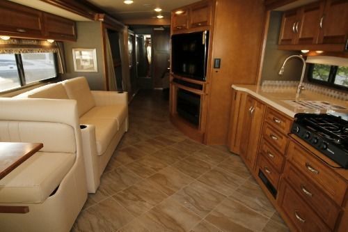 Photo 10 - 2019 Winnebago Class A Motorhome rental photo 12