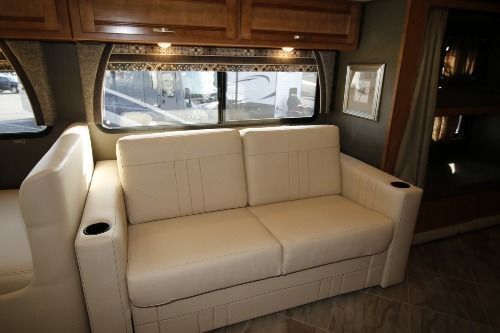 Photo 12 - 2019 Winnebago Class A Motorhome rental photo 14