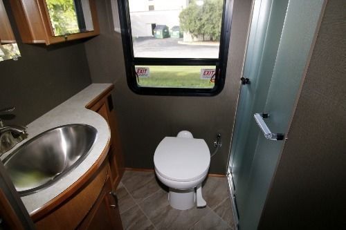 Photo 14 - 2019 Winnebago Class A Motorhome rental photo 16