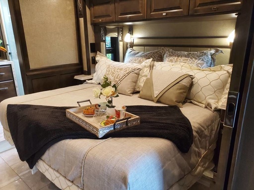 2019 Tiffin Motorhomes PHAETON 37BH Class A Motorhome for rent in Aguanga, CA