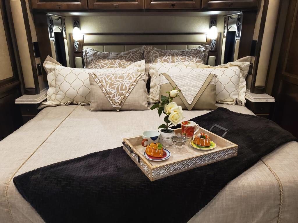 Photo 5 - 2019 Tiffin Motorhomes Class A Motorhome rental photo 7