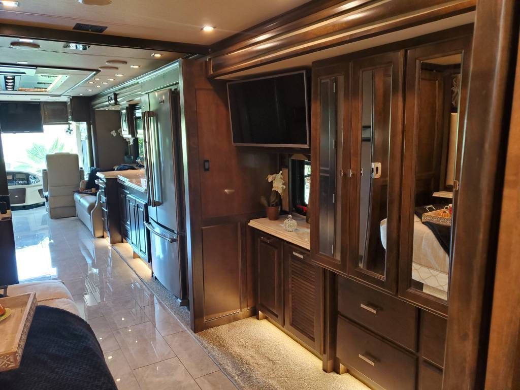 Photo 13 - 2019 Tiffin Motorhomes Class A Motorhome rental photo 15