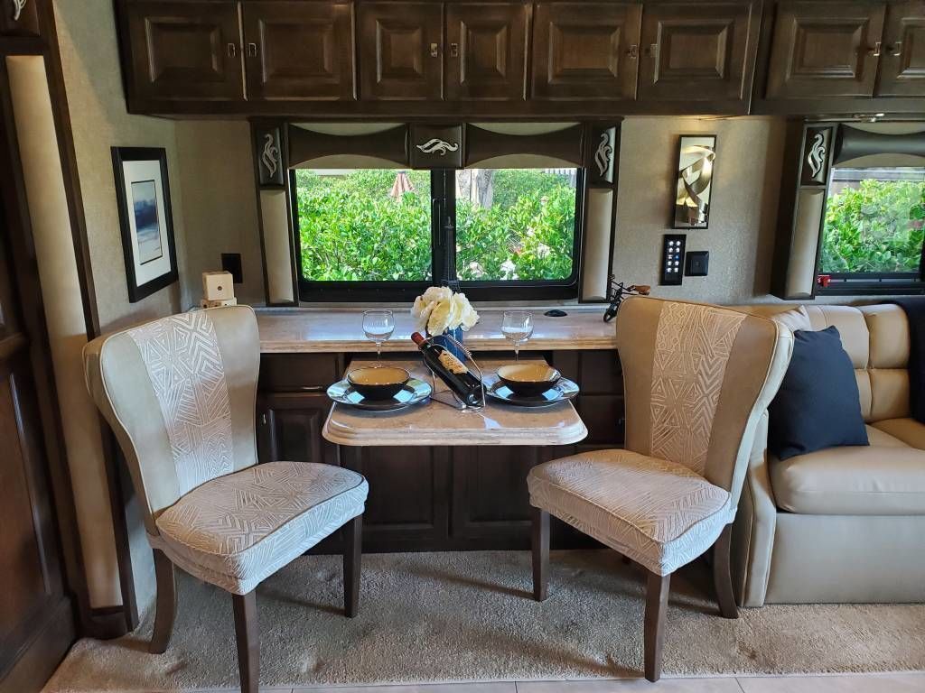 Photo 21 - 2019 Tiffin Motorhomes Class A Motorhome rental photo 23