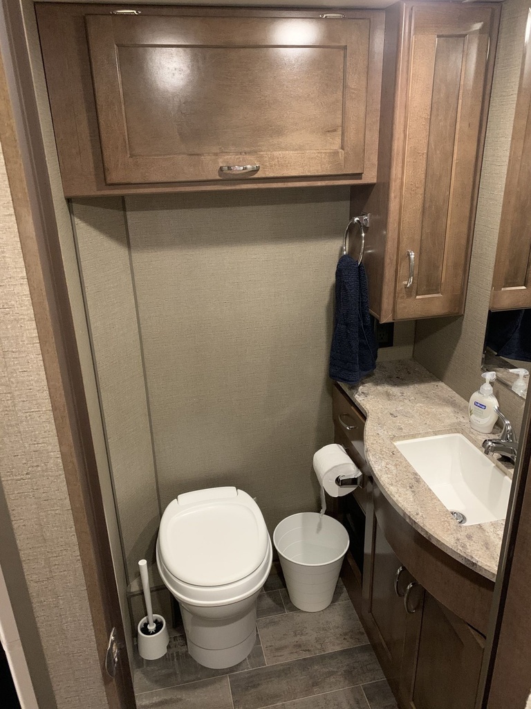 Photo 6 - 2019 Winnebago Class C Motorhome rental photo 8