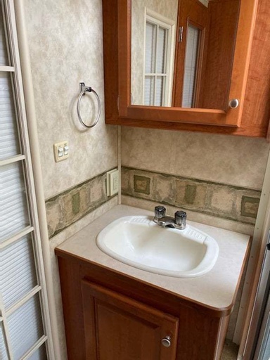 2006 Damon Damon Intruder Class A Motorhome for rent in Crosby, TX