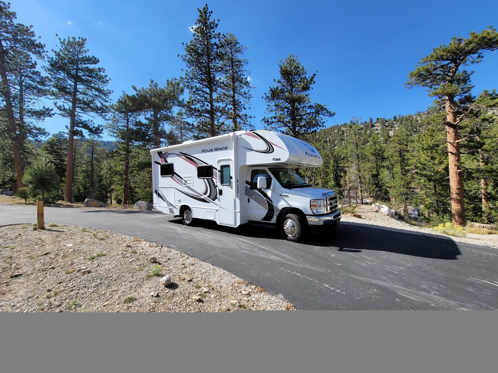 Photo 8 - 2021 Thor Motor Coach Class C Motorhome rental photo 10