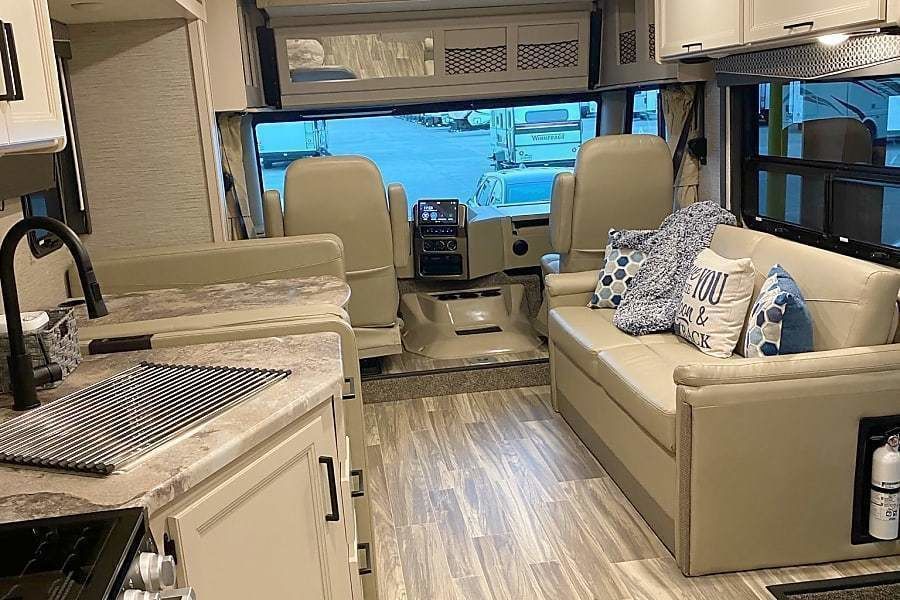 Photo 10 - 2021 Thor Class A Motorhome rental photo 12
