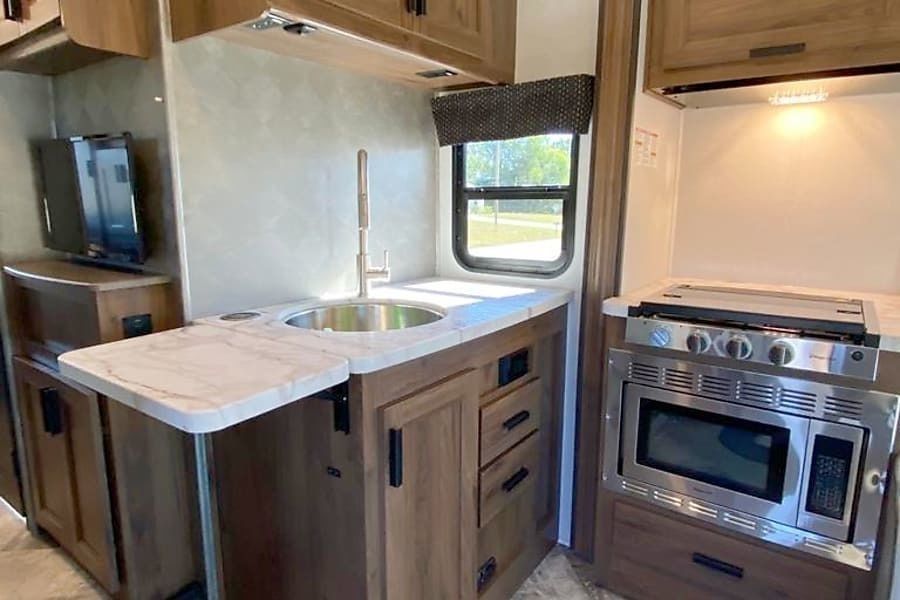 Photo 4 - 2021 Forest River Class C Motorhome rental photo 6