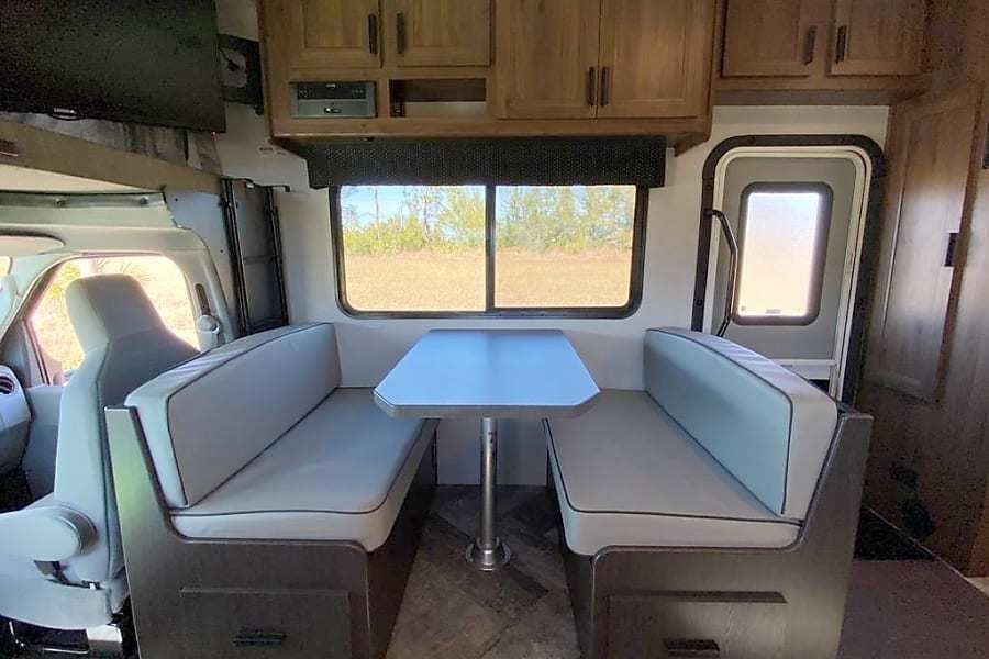 Photo 5 - 2021 Forest River Class C Motorhome rental photo 7