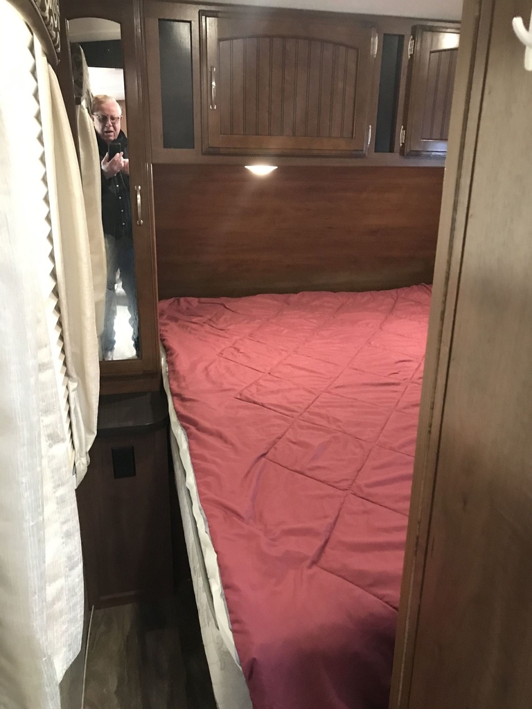 Photo 4 - 2017 Jayco White Hawk Travel Trailer rental photo 6