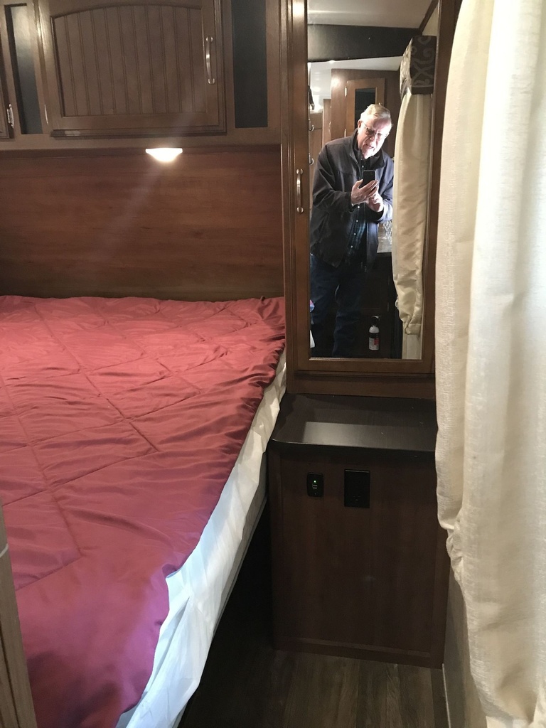 Photo 5 - 2017 Jayco White Hawk Travel Trailer rental photo 7