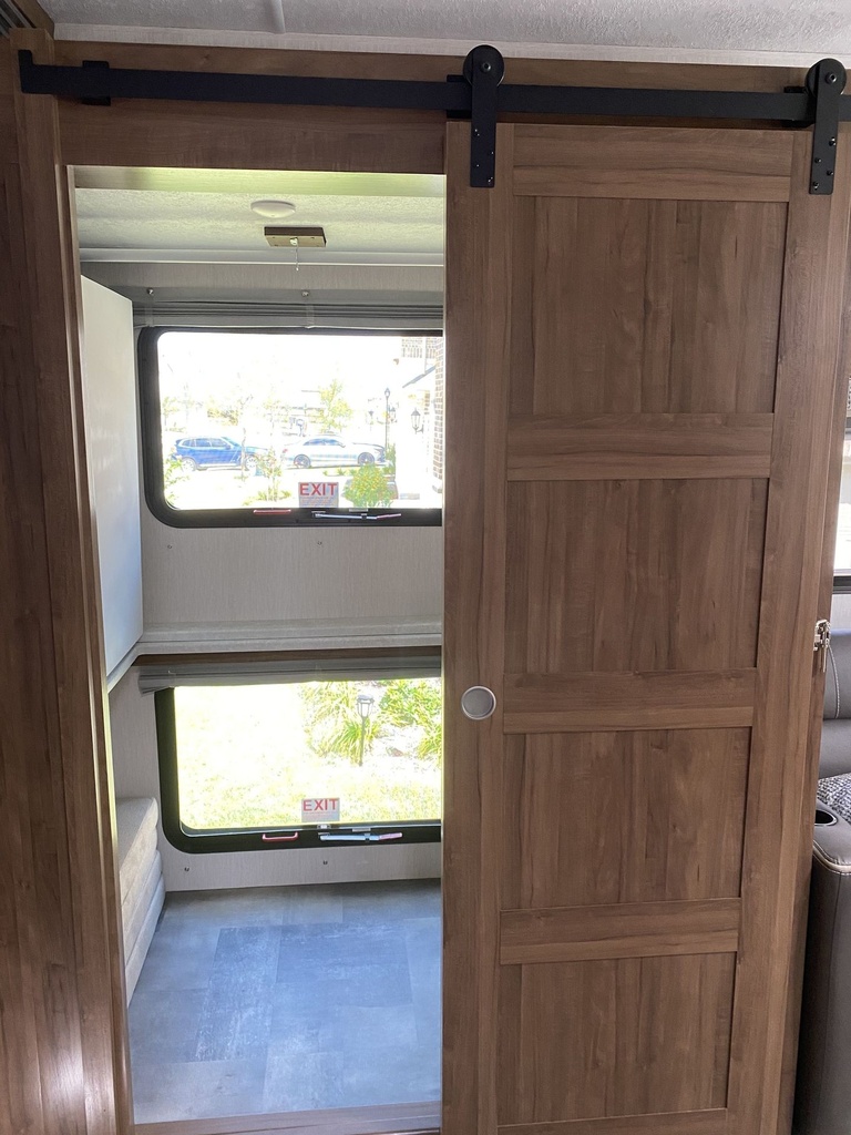 Photo 15 - 2021 Coachmen Class A Motorhome rental photo 17