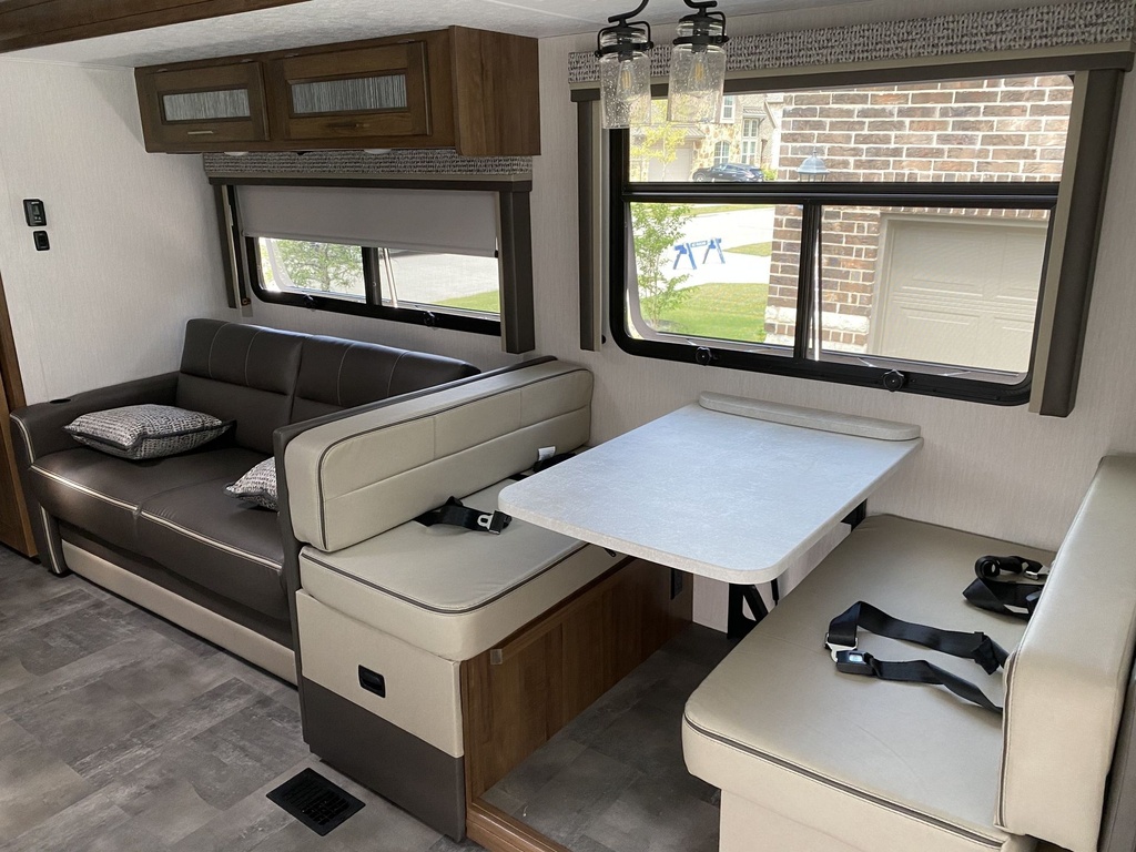 Photo 20 - 2021 Coachmen Class A Motorhome rental photo 22