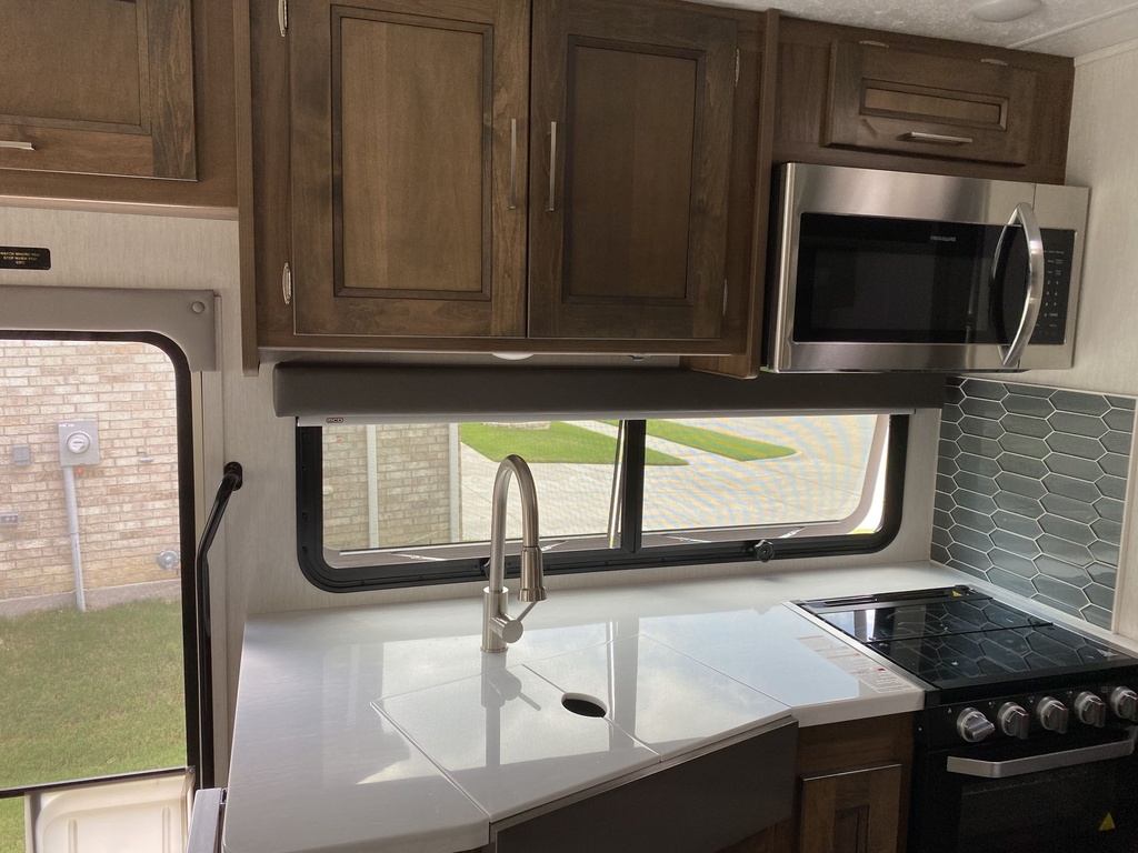 Photo 23 - 2021 Coachmen Class A Motorhome rental photo 25