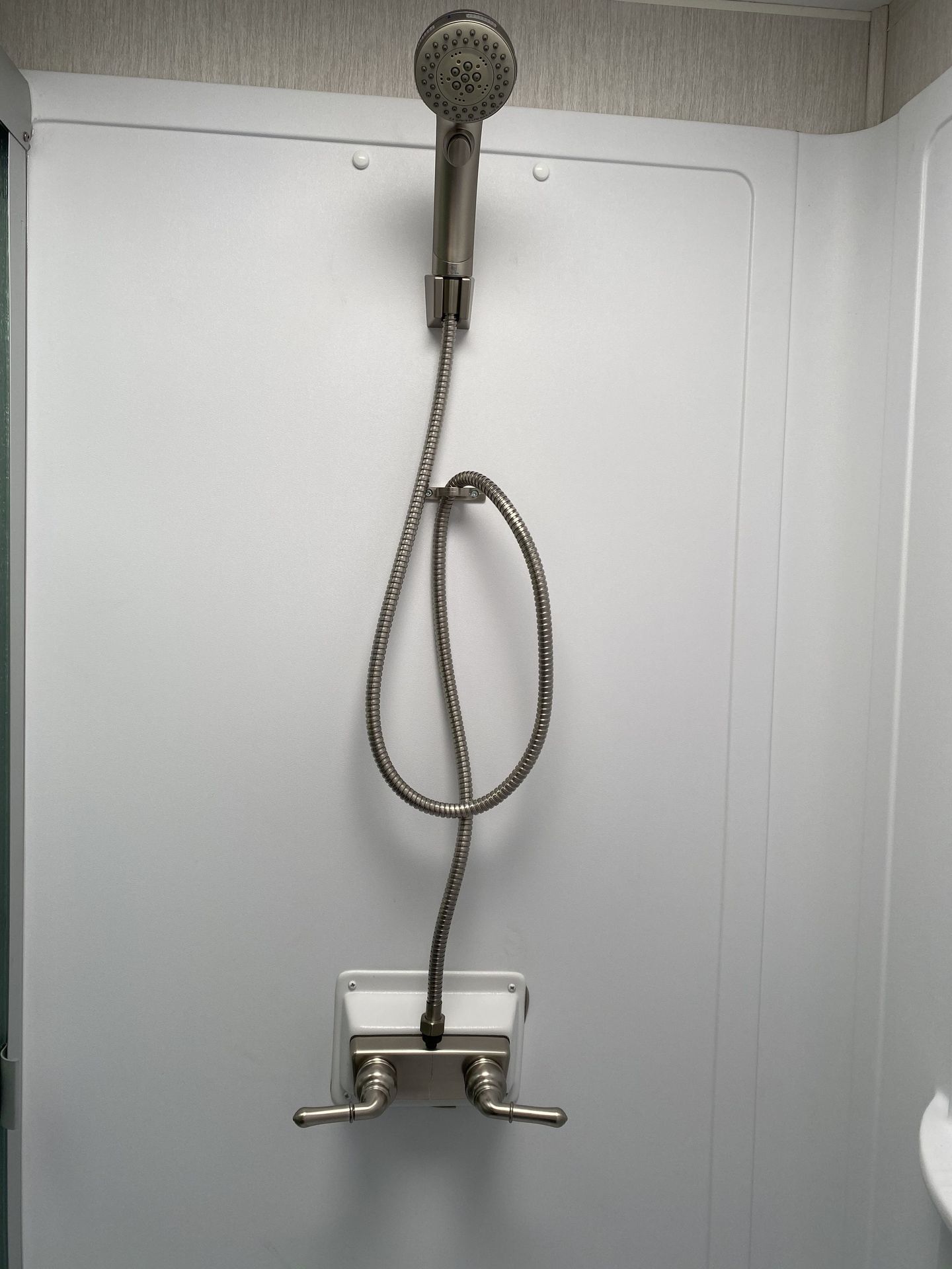 Photo 24 - 2021 Coachmen Class A Motorhome rental photo 26