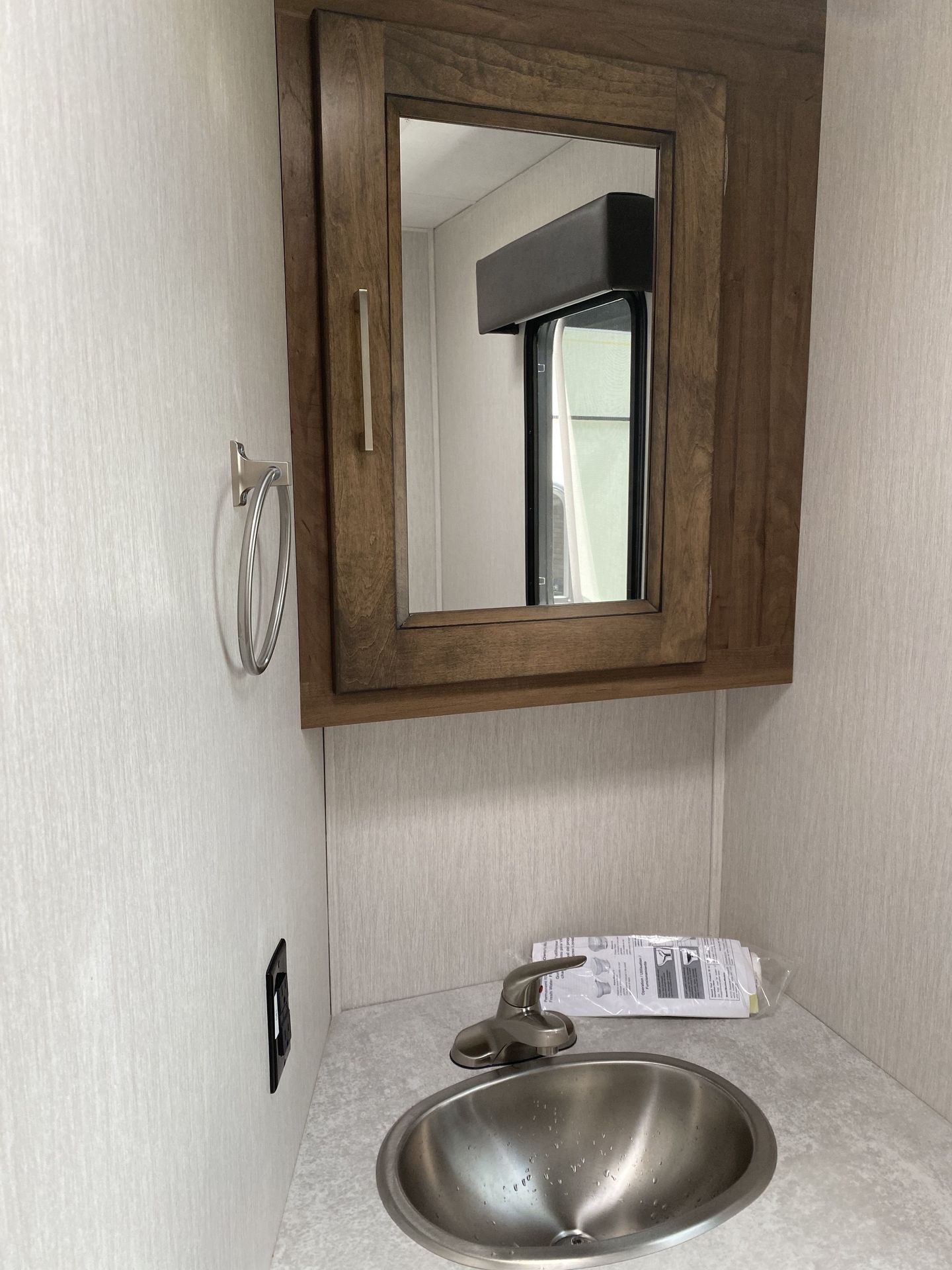 Photo 27 - 2021 Coachmen Class A Motorhome rental photo 29