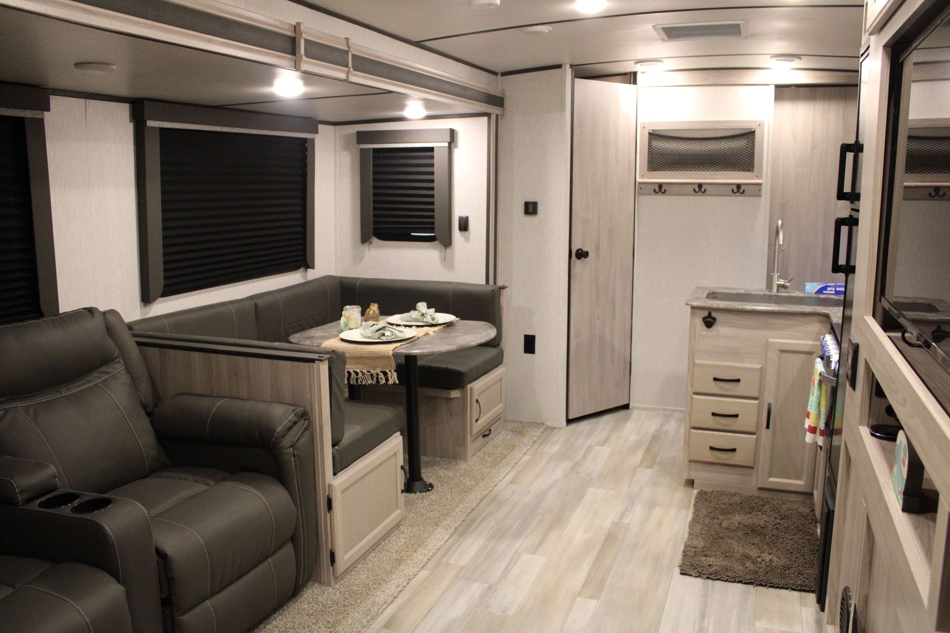 Photo 3 - 2021 Coachmen Travel Trailer rental photo 5