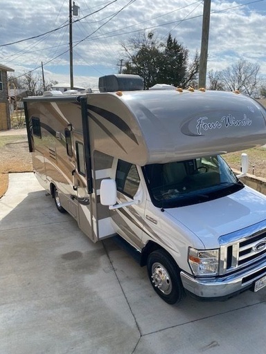 2013 Thor 22E Class C Motorhome for rent in Weatherford, TX