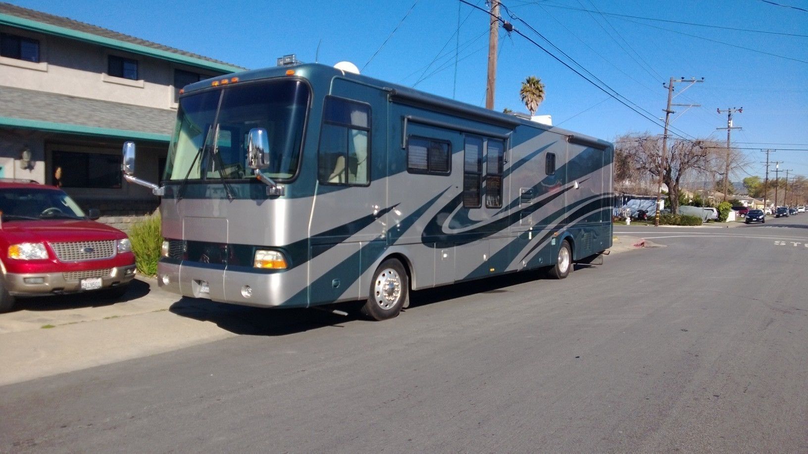 Photo 1 - 2005 Beaver Class A Motorhome rental photo 3
