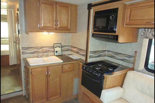2016 Winnebago Minnie Winnie Class C Motorhome for rent in Sutherlin, OR