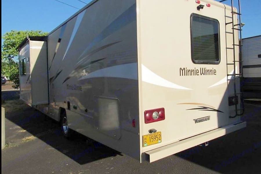 Photo 5 - 2016 Winnebago Class C Motorhome rental photo 7